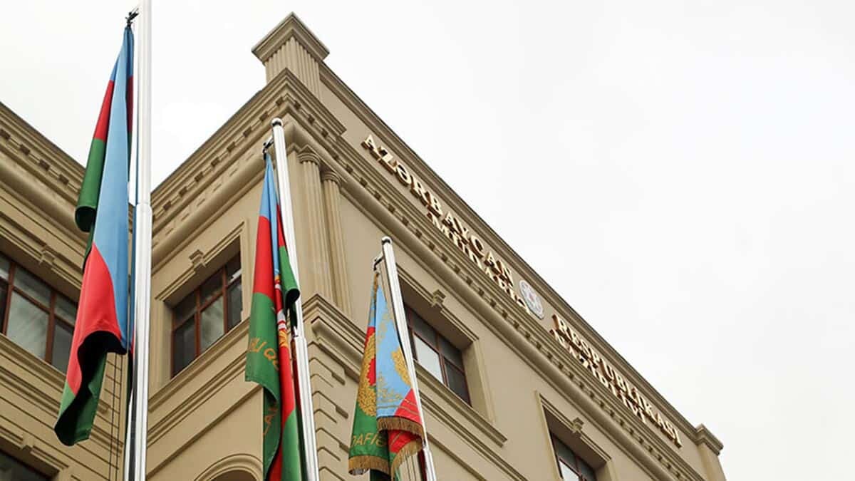 Ermenistan ordusu Azerbaycan ilçelerini bombalamaya başladı.