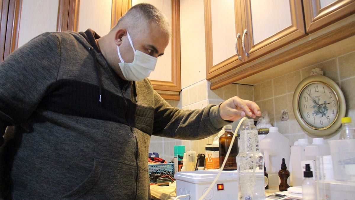 Kendi cihaz ve dezenfektanını üretti