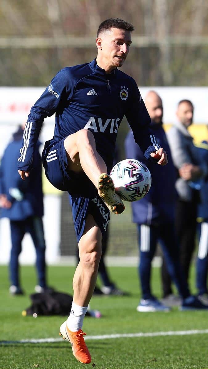 Gökhan Gönül takımla çalışmalara başladı