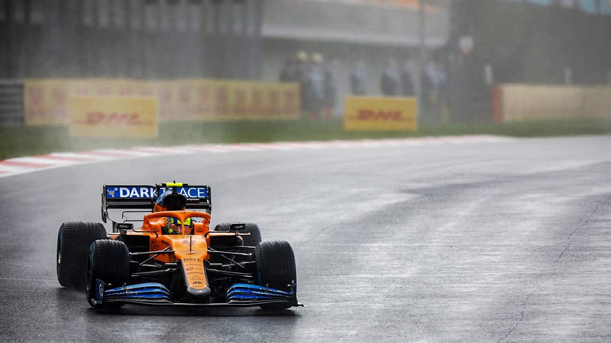 Formula 1 DHL Türkiye Grand Prix'sini lideri Hamilton