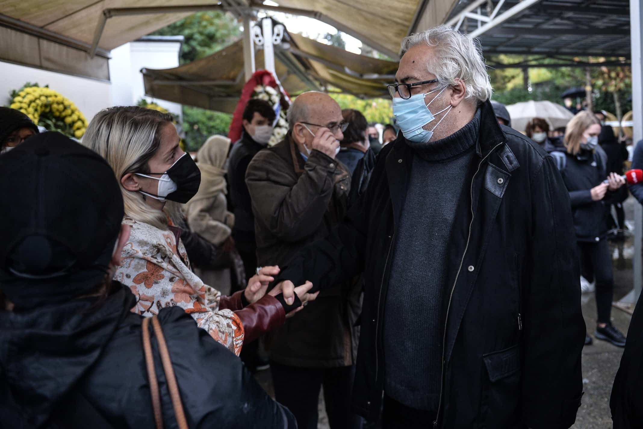 Türk müziğinin duayen ismi Timur Selçuk son yolculuğuna uğurlandı. Cenaze törenine Kültür ve Turizm Bakanı Mehmet Nuri Ersoy da katıldı. 