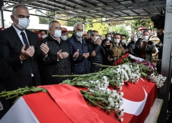 Türk müziğinin duayen ismi Timur Selçuk son yolculuğuna uğurlandı. Cenaze törenine Kültür ve Turizm Bakanı Mehmet Nuri Ersoy da katıldı.