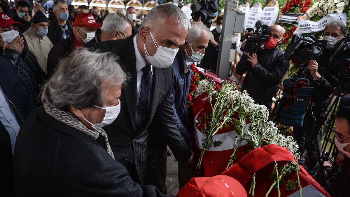 Timur Selçuk son yolculuğuna uğurlandı