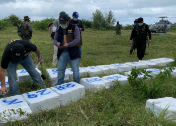 Guatemala ordusu, 14 milyon dolar değerindeki bir tonluk kokain taşıyan özel jete operasyon düzenledi.