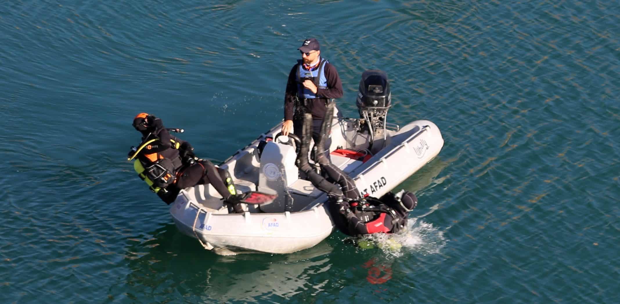 Tunceli'de, 318 gündür haber alınamayan üniversite öğrencisi Gülistan Doku (21) için 15 Ekim'de yeniden başlatılan arama çalışmaları Sarı Saltuk Viyadüğü bölgesinde devam ediyor.