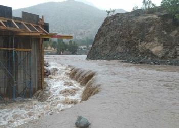 Hakkari'de sağanak sele neden oldu