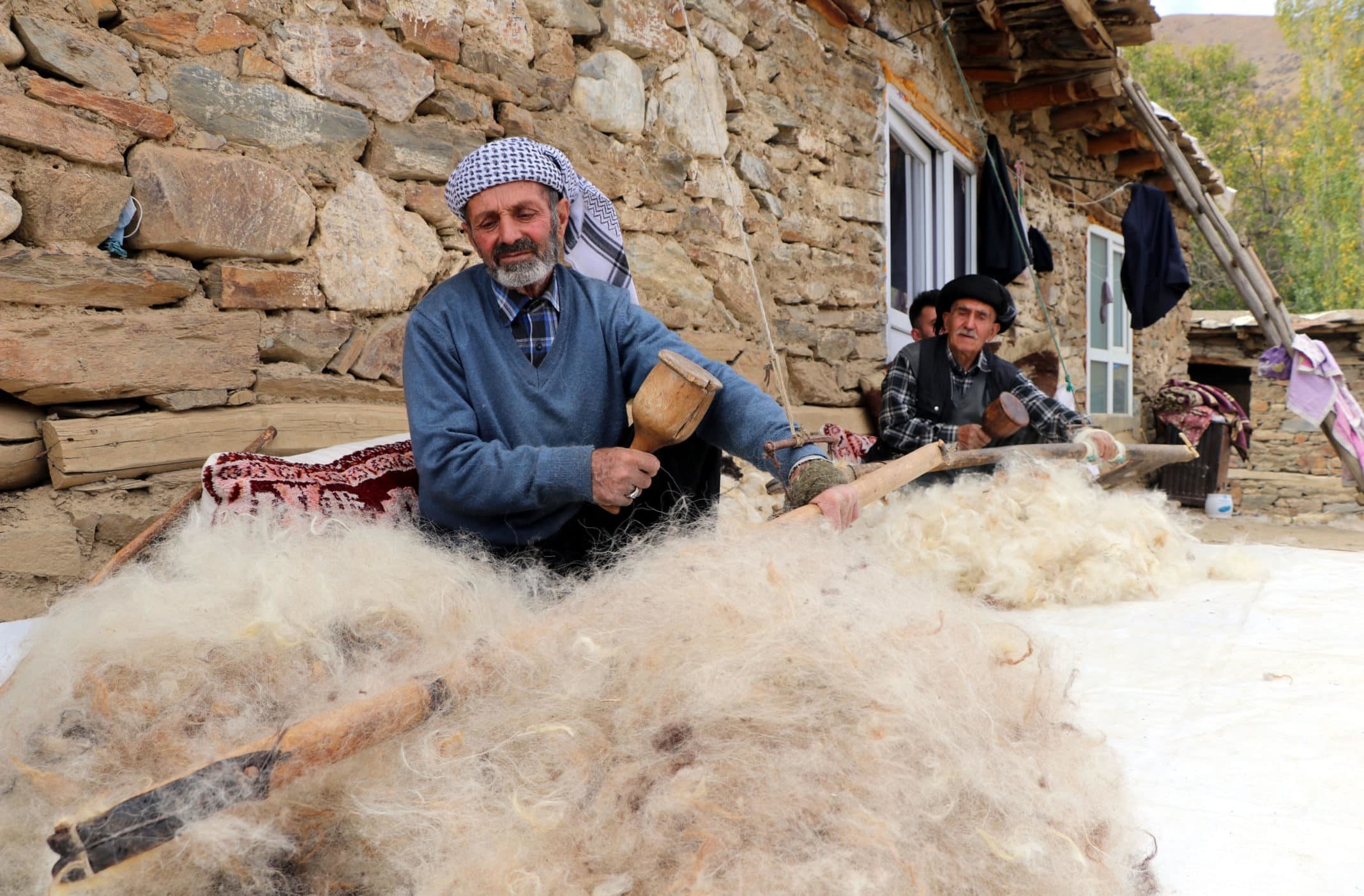 Hallaçlığı yaşatmaya çalışıyorlar