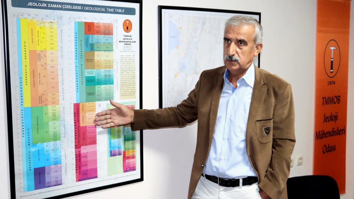 Birinci derece deprem kuşağında yer alan ve üç büyük fay hattı üzerinde bulunan Hatay'da deprem ve tsunami tedirginliği.