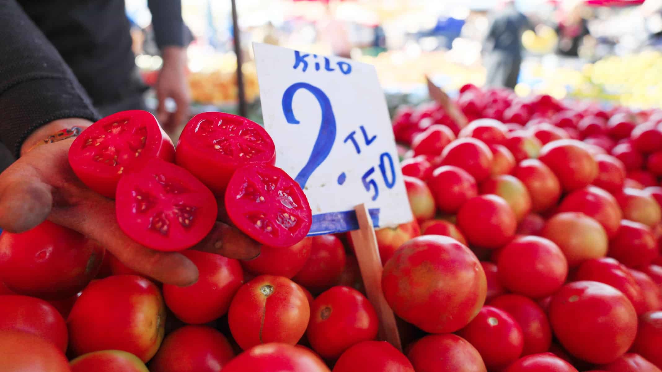 Pazar tezgahlarında fiyatlar cep yakıyor