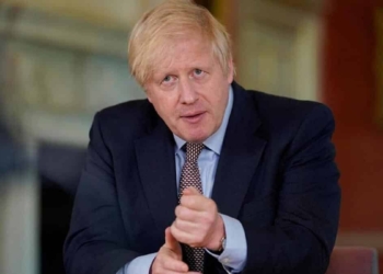 Johnson'dan 4 haftalık karantina kararı