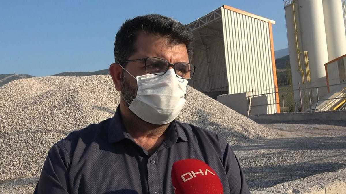 İzmir Belediye Başkanı Tunç Soyer'in 'Sıvada deniz kumu kullanıldığı tespiti var' açıklaması inşaat malzemelerine karıştırılan deniz kumu tehlikesini gündeme getirdi.