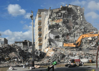 İnşaat mühendisi İrfan Kadiroğlu, sıvada deniz kumu kullanımının binanın dayanıklılığına bir zararı olmadığını belirterek, "Ancak, betonarmede kullanılırsa klorür çözünerek demirdeki iyonlarla reaksiyona girer ve paslanmaya sebep olur.