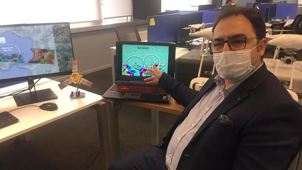 Prof. Dr. Taşkın kavzoğlu, radar görüntüleri sayesinde sisam adası yakınlarında yaklaşık 11 santimetrelik çökmeyi tespit ettiklerini söyledi.