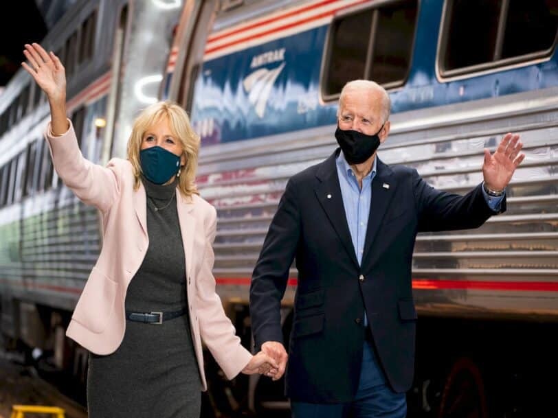 ABD medyası, Demokratların adayı Joe Biden'ı ABD'nin başkanı olarak ilan etti. 