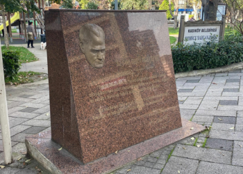 Mustafa Kemal Atatürk maskı çalındı