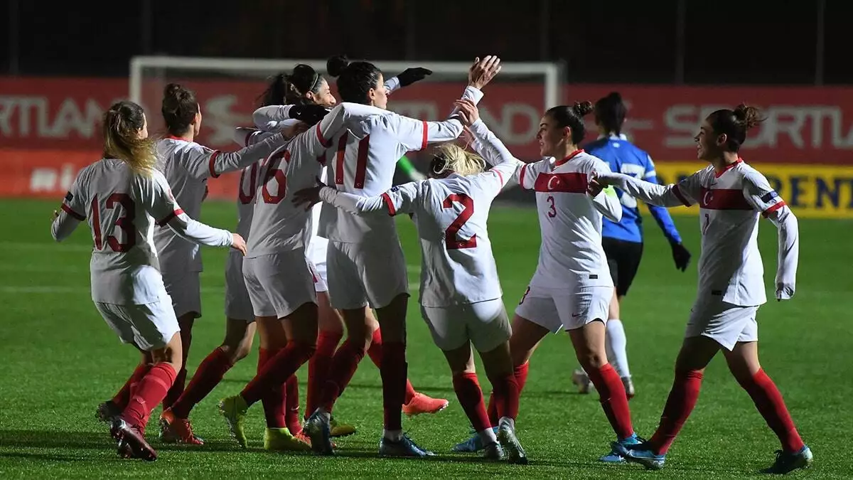 Kadın a milli takımı estonya'yı 4-0 mağlup etti