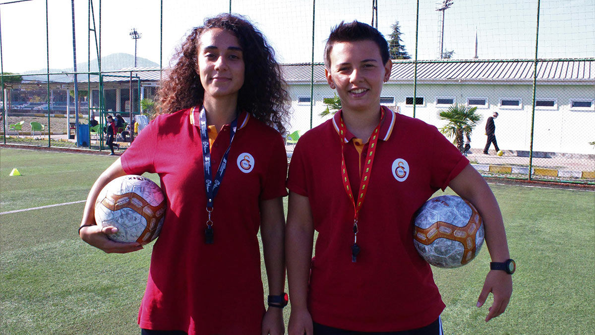 Kadın antrenörler, hemcinslerine futbolun sadece erkek sporu olmadığı çağrısında bulunuyor.