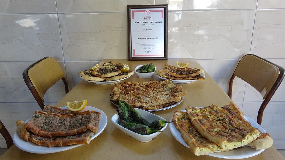 Karacasu meşhur pidesi