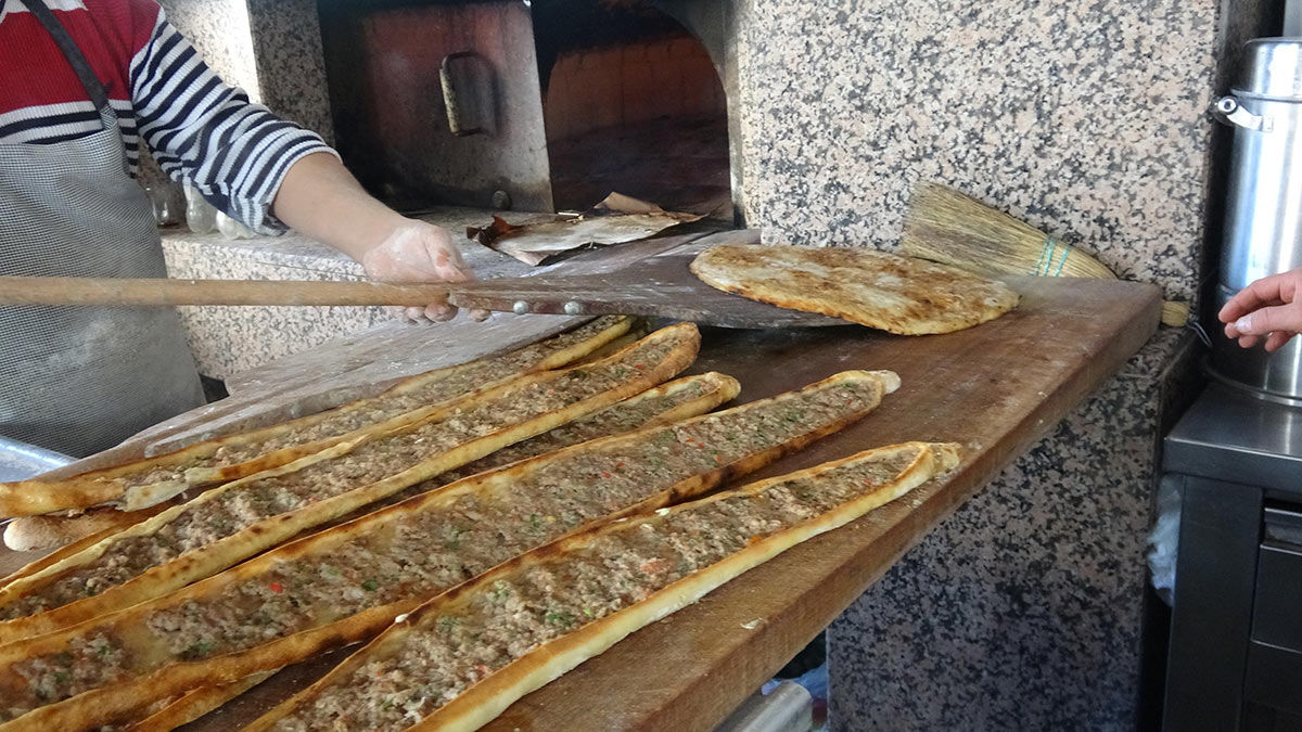 Aydın'ın Karacasu meşhur pidesi, coğrafi işaret almaya hak kazandı.