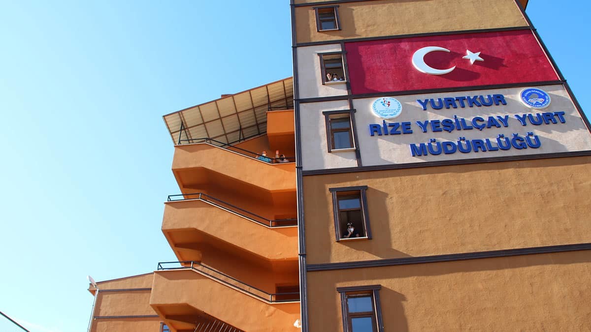 Denetimler sırasında 'Ekmek almaya gittim, tarlaya indim, bankaya gittim, haberim yoktu' mazeretleri üretenler, karantinadan çıkınca kurallara daha çok dikkat ederek, tedbirli davranacaklarını belirtti.