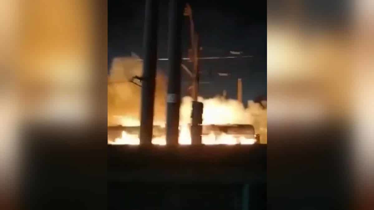 Seyir halindeki trenin vagonunda yangın