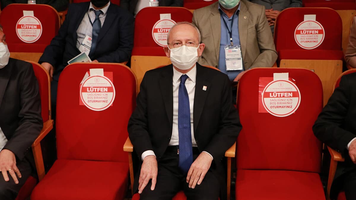 Türkiye genelinde baktığımızda bir esnaf bakanlığının kesinlikle kurulması lazım. Bunu her yerde söyledim, kesinlikle kurulması lazım. Sanayi Bakanlığı, Turizm Bakanlığı var. Esnaf bakanlığı niye yok?