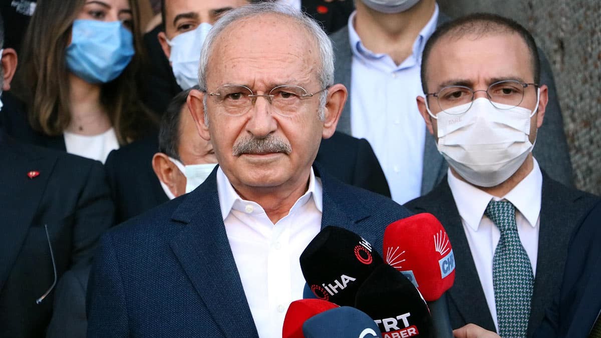 Bir partinin genel başkanı mafya liderine sahip çıktı