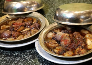 Gaziantep'te, havaların soğumasıyla birlikte besin değerinin yüksek olması nedeniyle vücut direncini artırdığı için soğan kebabı tüketimi arttı.