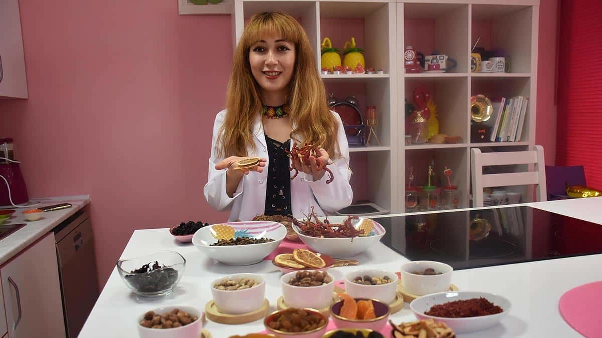 Beslenme uzmanları kurutulmuş meyve ve sebzelerdeki gizli tehlike aflatoksin mantarına karşı vatandaşları uyararak, bu mantarın pek çok hastalığa neden olduğunu söyledi.