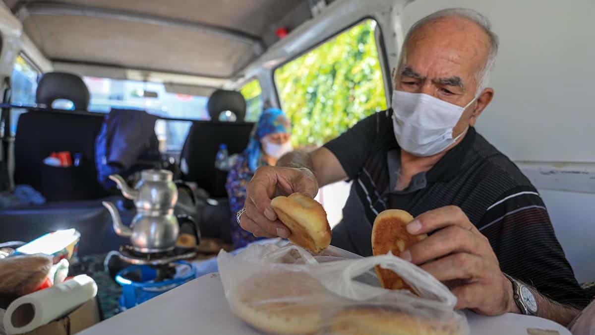 Lösemi tedavisi gören oğlunun masraflarını nasıl ödeyecek?