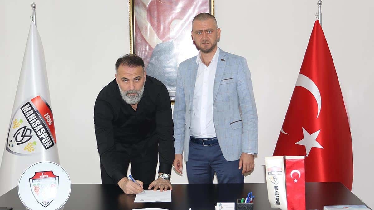 Manisaspor'da, Ahmet Seçgin'le yolların ayrılması üzerine boşalan teknik direktörlük görevine, takımın eski kalecilerinden Bülent Ataman getirildi.