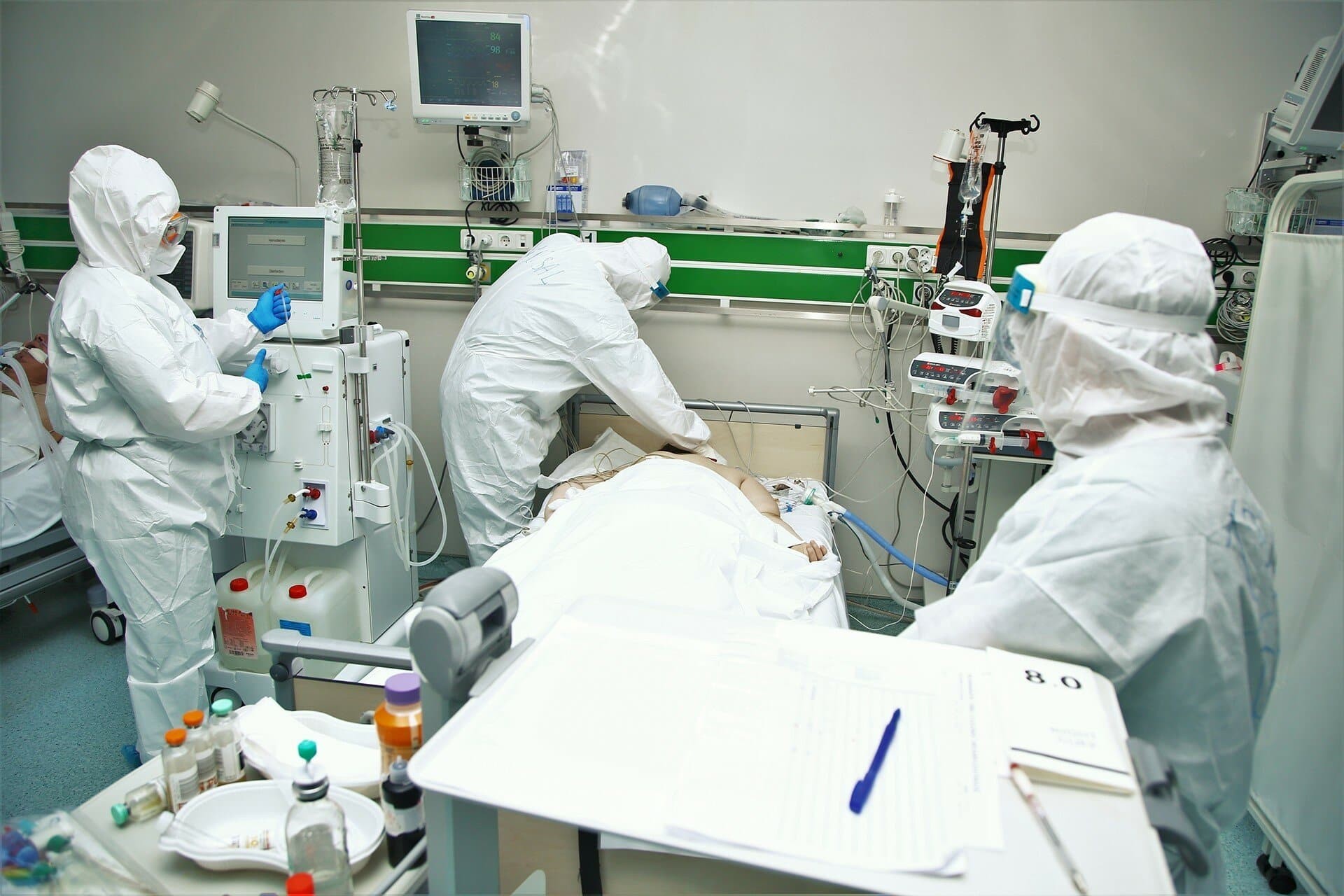 maskeyle oturun ama ne olur korunun