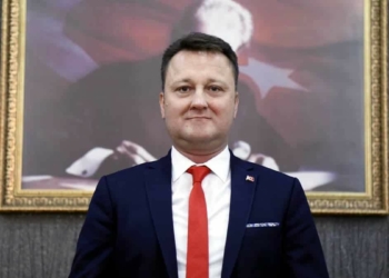 Menemen Belediye Başkanı Aksoy gözaltına alındı