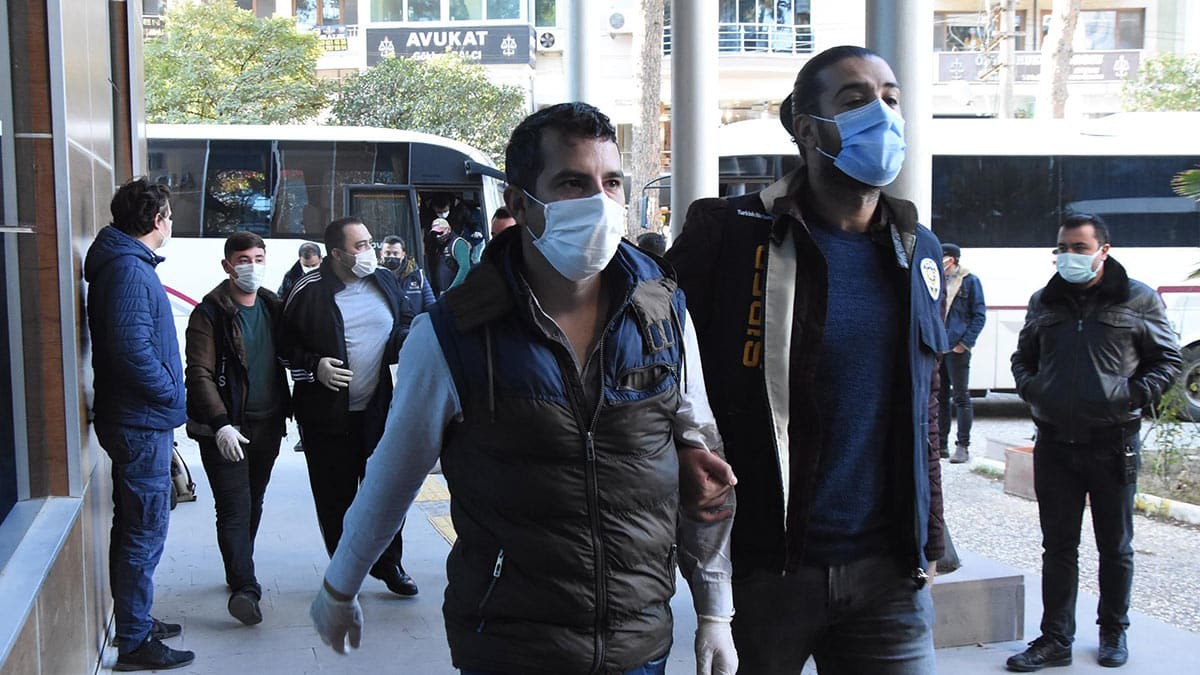 Başkan Aksoy ve 11 kişi tutuklandı