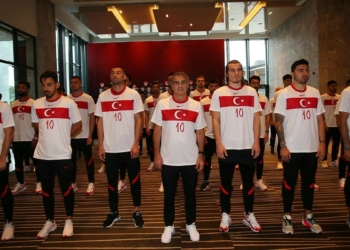 Milli futbol takımları, Ulu Önder Atatürk'ü ölümünün 82'nci yıl dönümünde törenle andı.