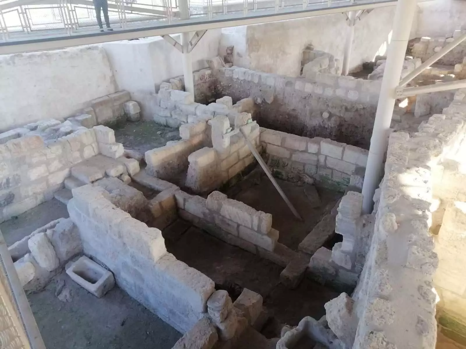 Adana'da misis antik kenti'nde 8 yıldır yürütülen ve 7 bin yılık tarihi gün yüzüne çıkartan kazıda, sonbahar çalışmaları sona erdi.