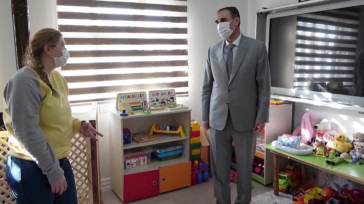 Lojman olarak kullanılan binayı anaokuluna çevirdi