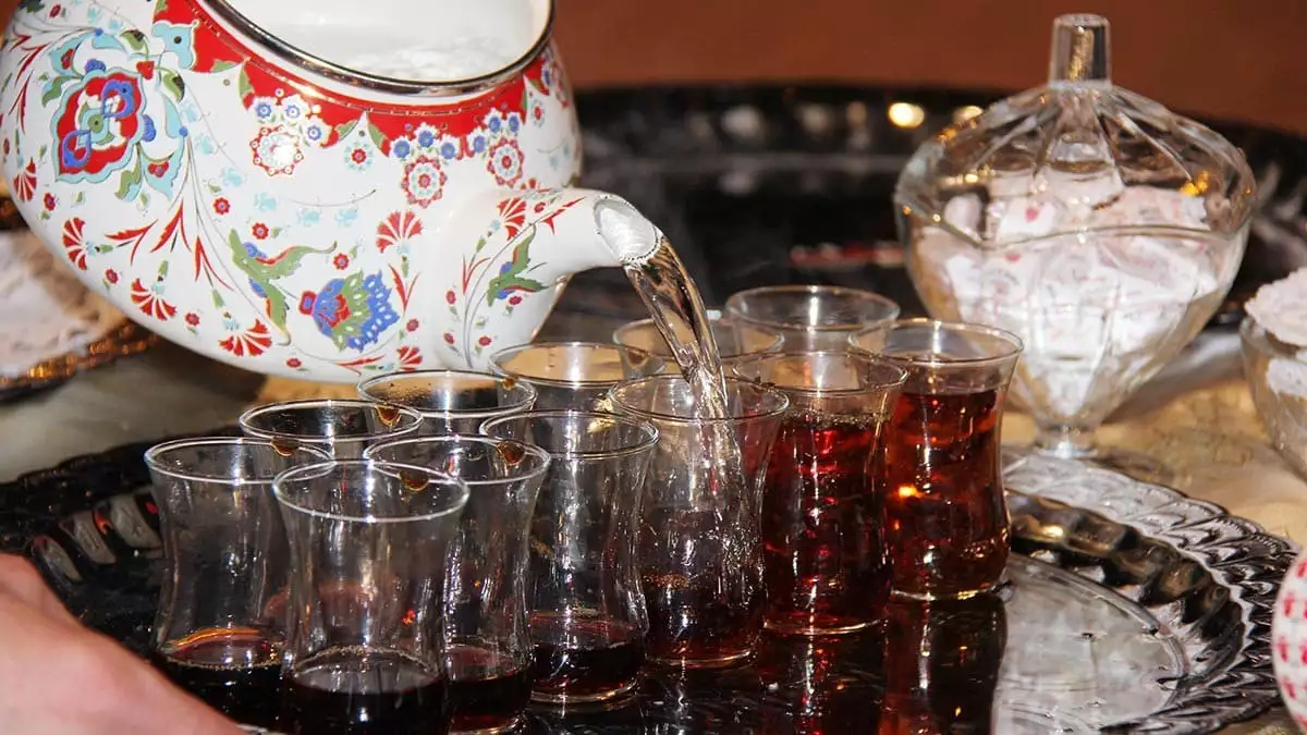 Dünyada kişi başı çay tüketimi ile ilk sırada yer alan türkiye'de pandemi sürecinde çay tüketimi daha da arttı.