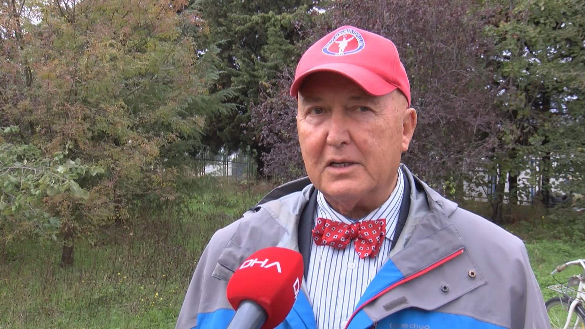 Prof. Dr. Övgün Ahmet Ercan, "Deprem yılı 2045 artı-eksi beş yıldır. Yani 2040 ile 2050 arasında deprem bekliyoruz. Yani her an deprem olur sözünün 21 yıldır doğru olmadığı artık ortaya çıktı.
