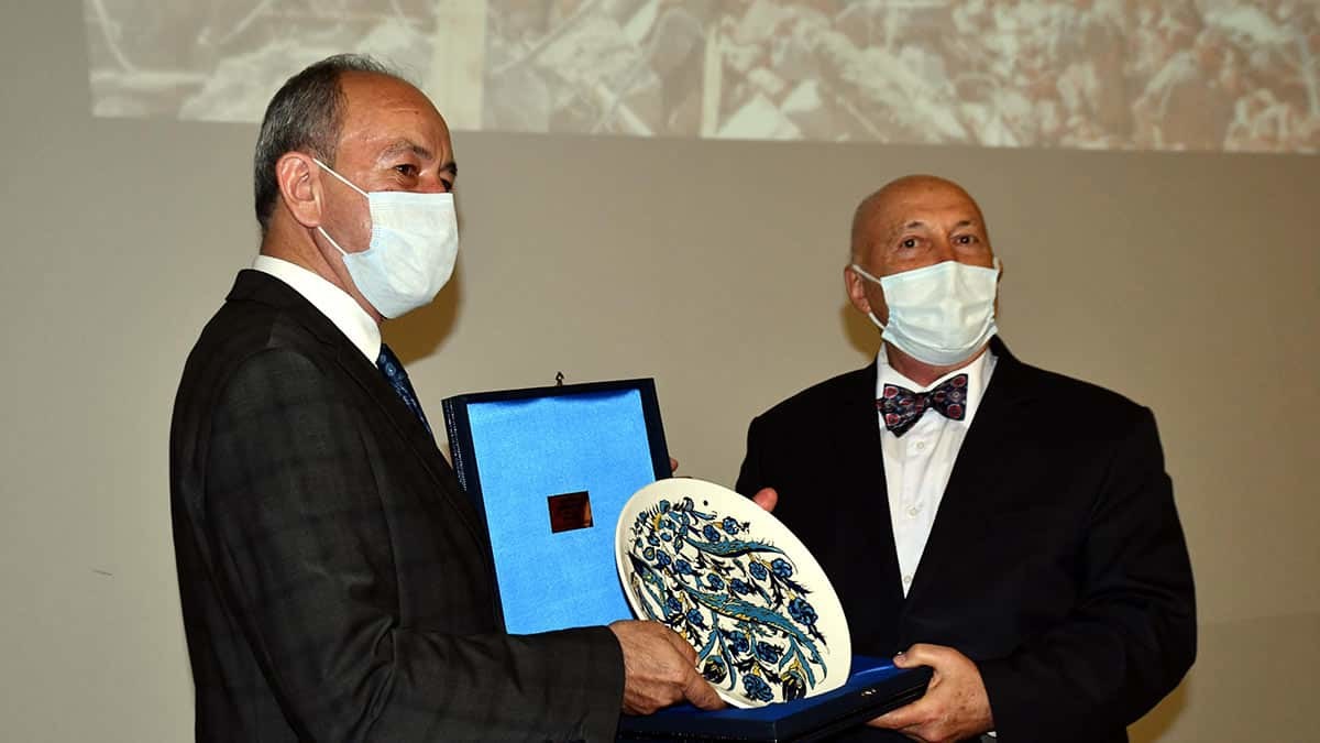 Ercan, "Kimse Tekirdağ depreminden söz etmiyor herkes İstanbul diyor. Oysaki büyük deprem Tekirdağ’da olacak.