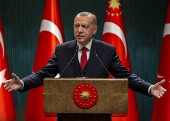 Öğretmen içindeki cevheri sabırla işleyen kişidir