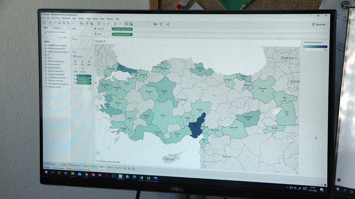 Doç. Dr. Gündoğdu, virüsten korunmak için kullanılan ekipman atıklarının, virüsü yaydığını belirterek, bu atıkların özel alanlarda toplanması gerektiğini söyledi.