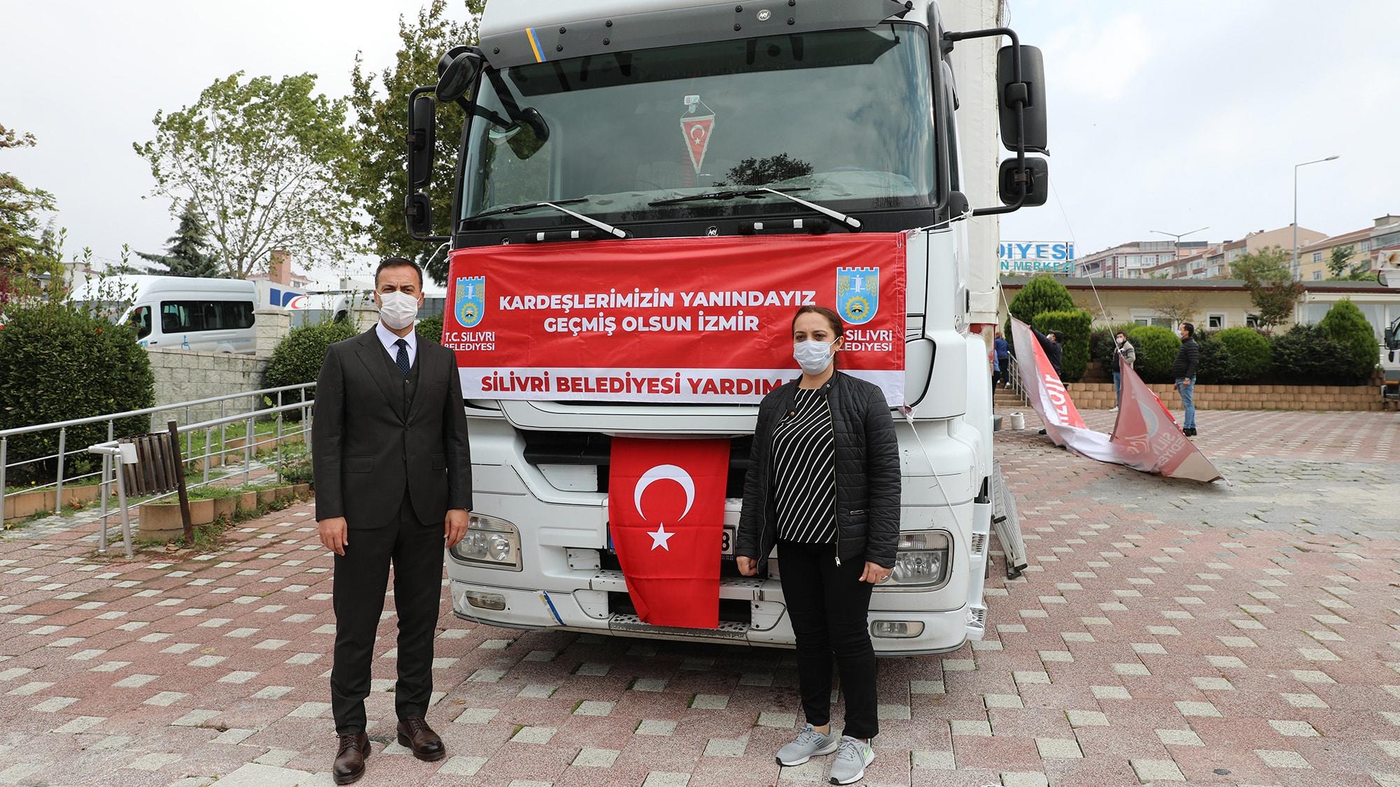 Depremzedelere ulaştırılmak üzere bir TIR dolusu yardım