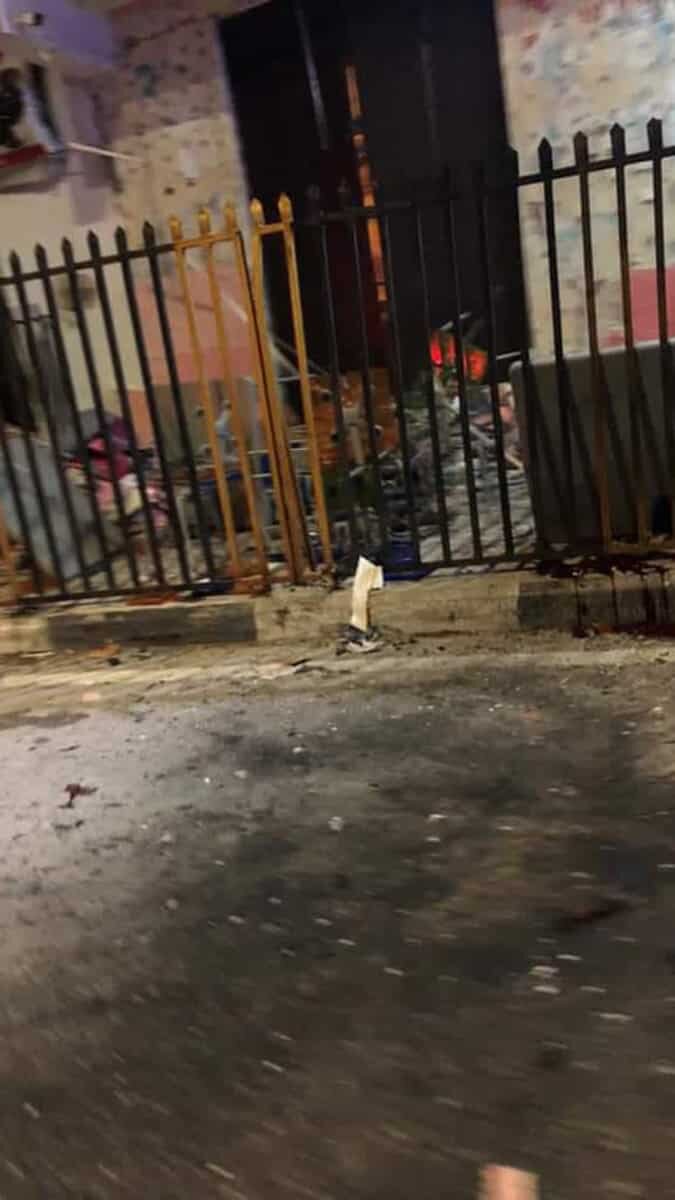 Somali medyası, saldırıda ilk belirlemelere göre 7 kişinin hayatını kaybettiğini, 10 kişinin ise yaralandığını duyurdu.