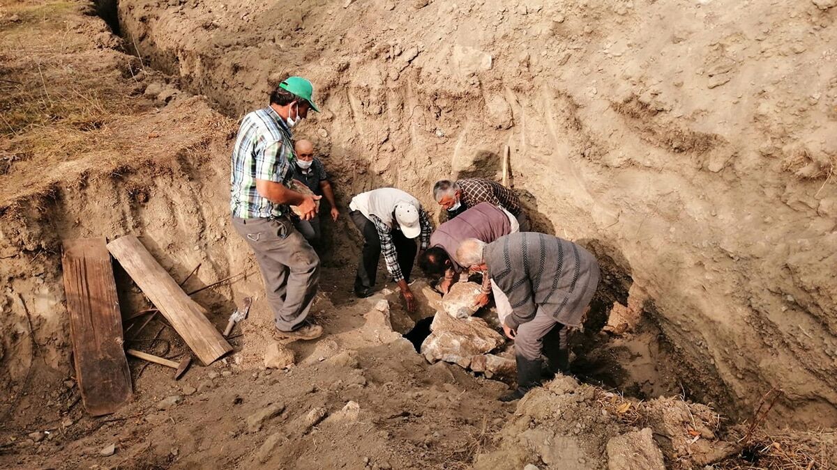 1904 yılında şişe içinde bırakılan notlar buldu