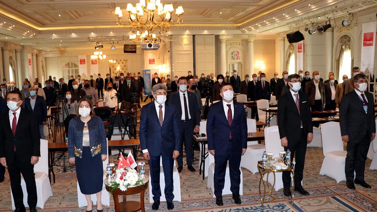 Şahin, "İzmir depremi ciğerimizi yaktı. Umutla beklediğimiz Elif ve Ayda bebeğimiz müjdeyi verdi. İzmir depremi bir mucizenin adı oldu. Deprem değil bina öldürüyor" dedi.