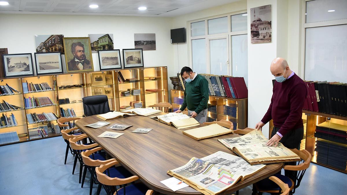 Özelikle soyut ve somut olmayan kültür mirasları, belgeler, fotoğraflar, her türlü dijital veya dijital olmayan materyal, bu kent arşivinde arkadaşlar tarafından düzenlenecek, programlanacak ve halka açık hale getirilecek