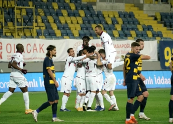 İlk kez iki maçlık galibiyet serisi yakaladı