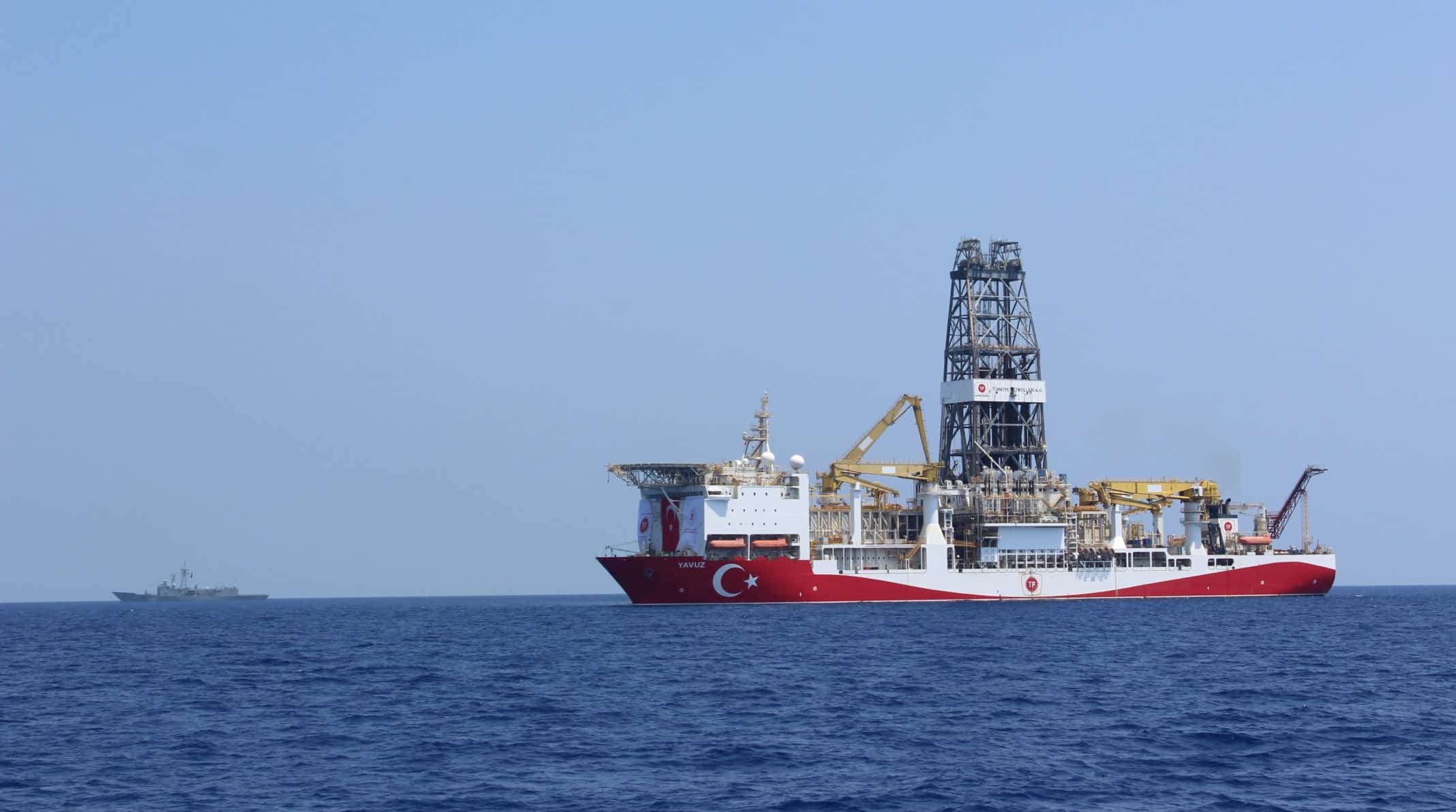 Türkiye enerji stratejini sıvılaştırılmış doğalgaz üzerine kurmaya başladı. Bu adım başta Rusya olmak üzere boru hattıyla Türkiye'ye doğalgaz ihraç eden ülkeleri ciddi anlamda kaygılandırdı.