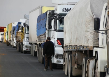 Türkiye’nin Orta Doğu'ya açılan Habur Sınır Kapısı'ndan, çoğunluğu TIR olmak üzere günde 4 binin üzerinde araç giriş-çıkış yapmaya başladı.